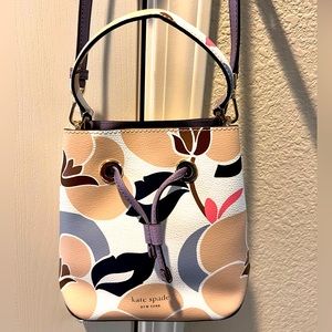 Brand new never worn Kate Spade cross body bag.